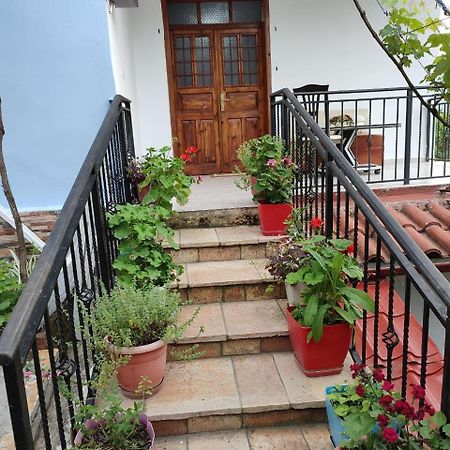 Guest House Eloid Berati Exterior foto