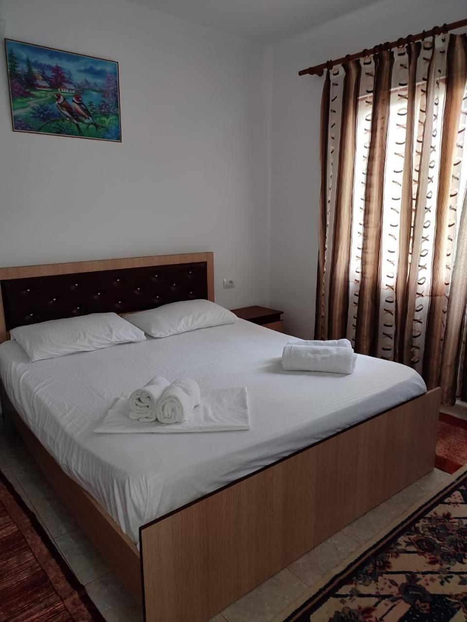 Guest House Eloid Berati Exterior foto