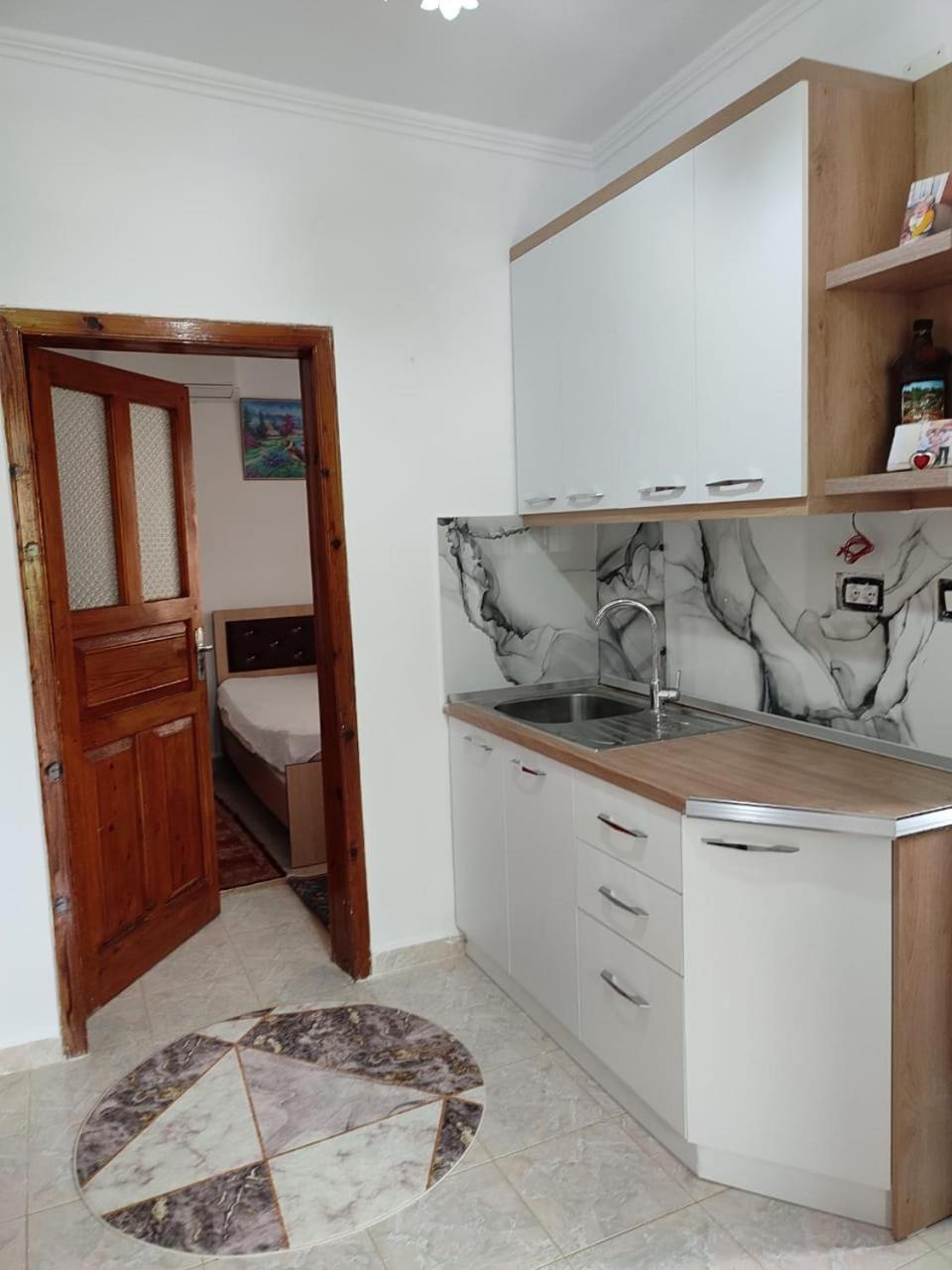 Guest House Eloid Berati Exterior foto