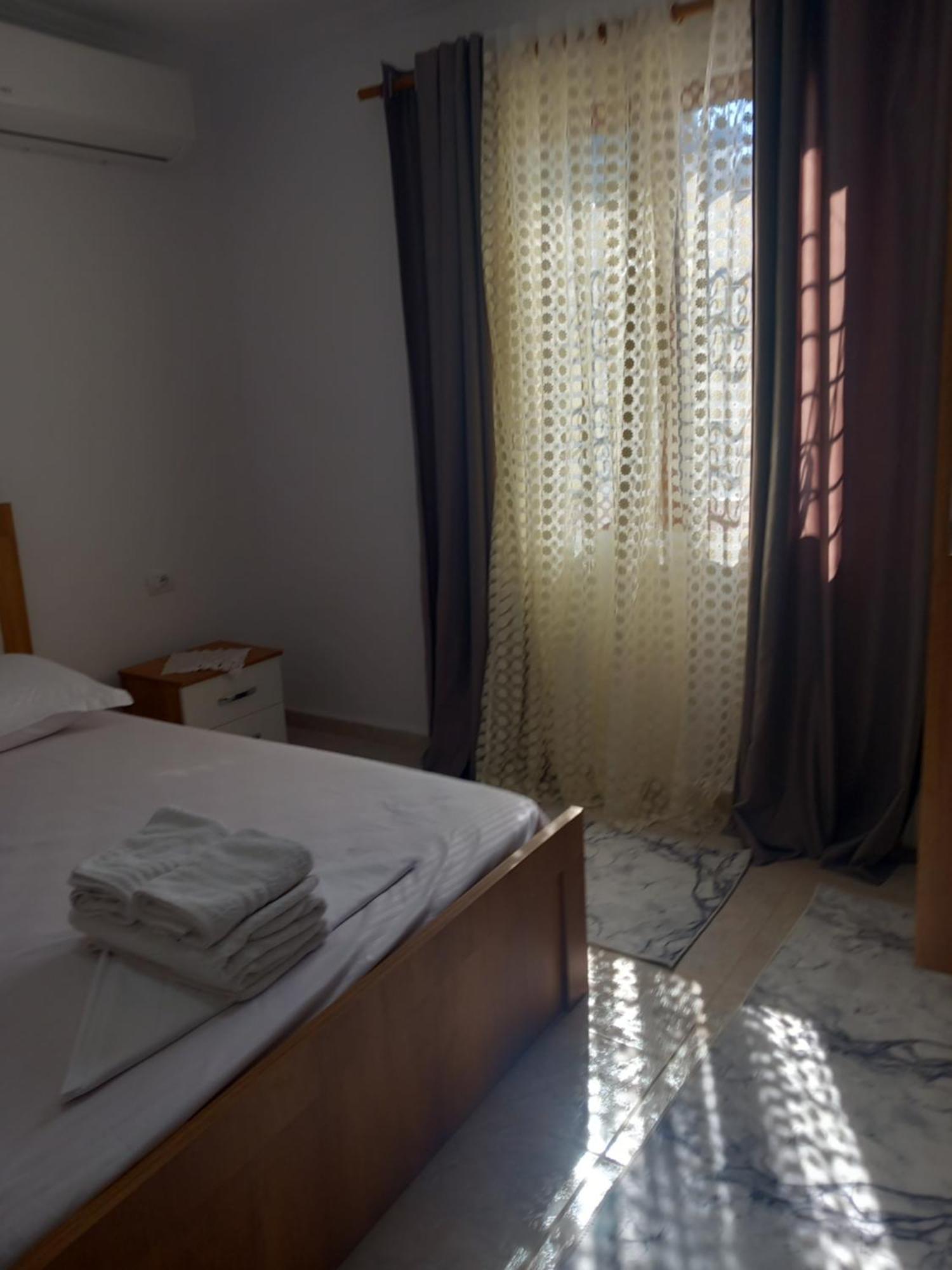 Guest House Eloid Berati Exterior foto