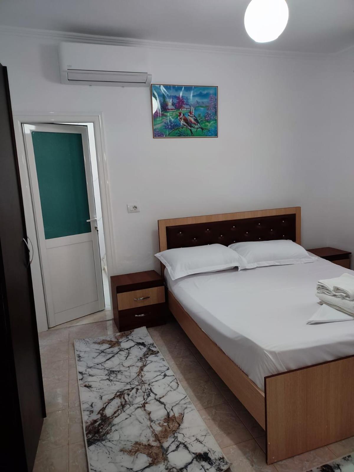 Guest House Eloid Berati Exterior foto