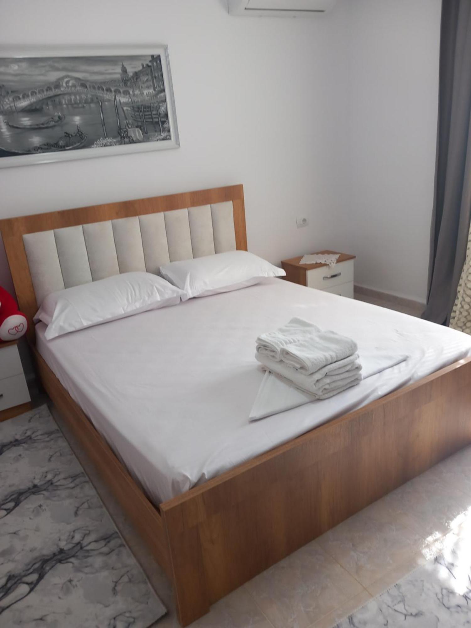 Guest House Eloid Berati Exterior foto